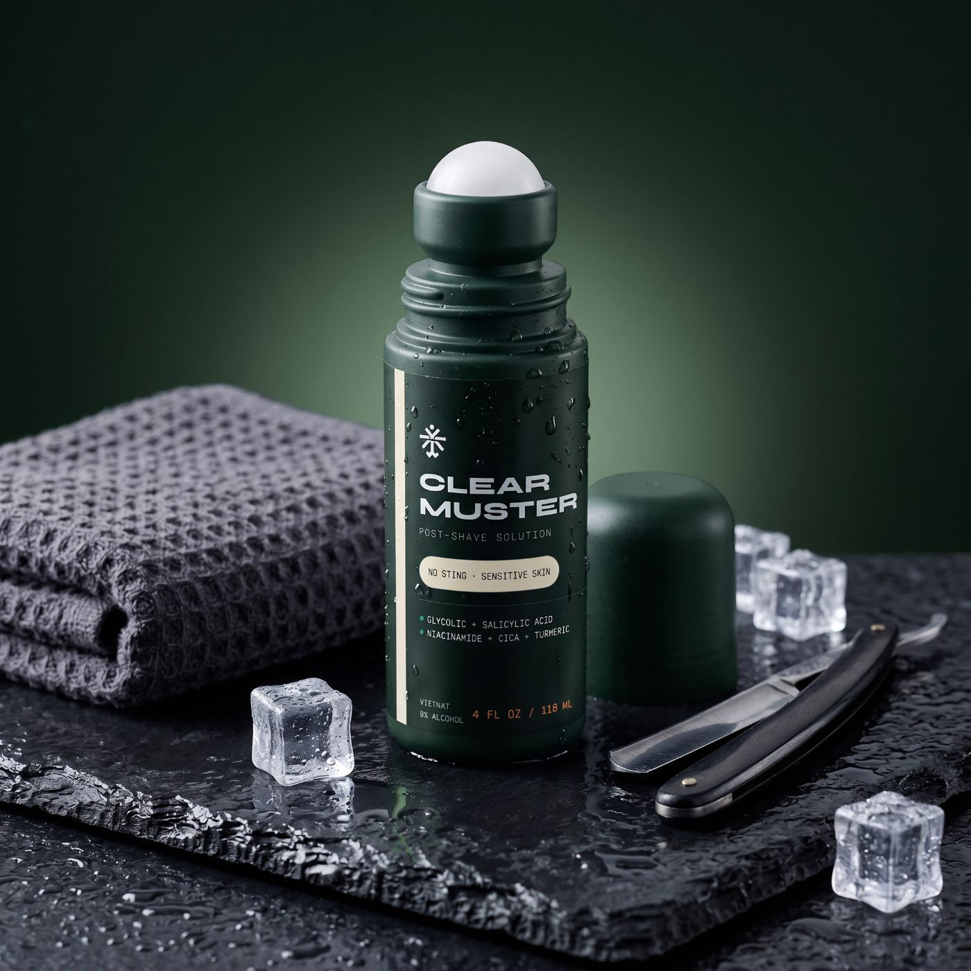 Clear Muster on wet slate with a razor and ice